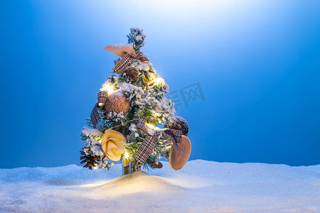 圣诞树装饰素材摄影照片_圣诞树