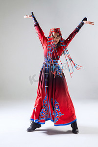 中国56个民族摄影照片_穿着蒙古族服饰的女人