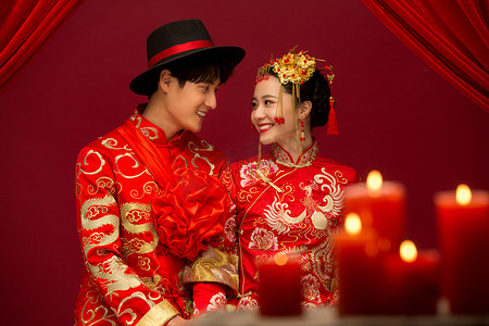 红色新中式婚礼摄影照片_中式古典婚礼