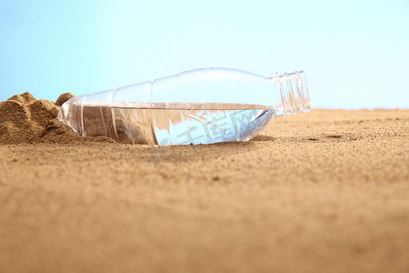 沙滩水瓶