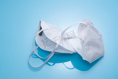 医疗防护口罩摄影照片_折叠式颗粒物防护口罩