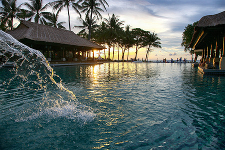 东南亚风景摄影照片_巴厘岛海边度假村