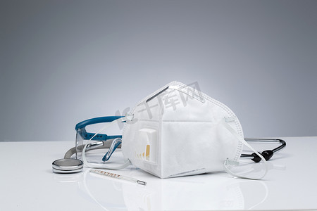 防护口罩和听诊器