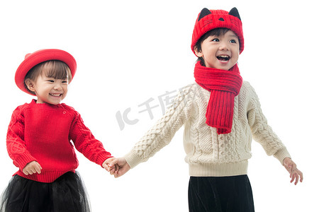 红色2020鼠年摄影照片_兄妹两人穿新衣服庆祝新年