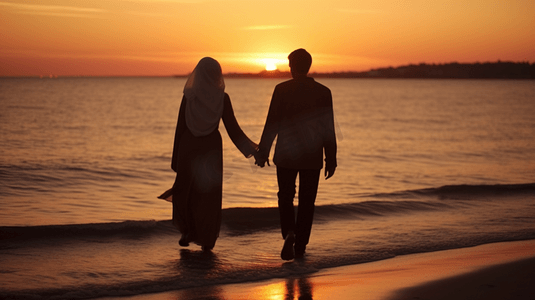 恋爱秘籍摄影照片_夕阳下沙滩上牵手的情侣