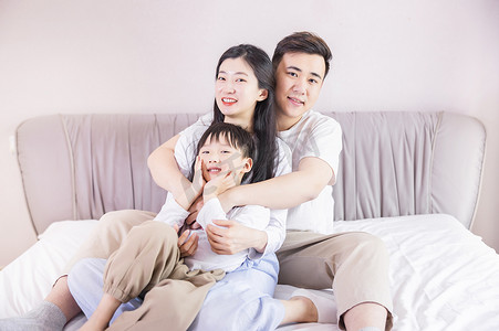 亚洲幸福家庭卧室休闲图10