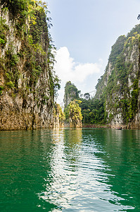旅游岛和绿湖（泰国桂林）
