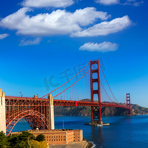 西洲蜜瓜摄影照片_旧金山金门大桥从普雷西迪奥加利福尼亚