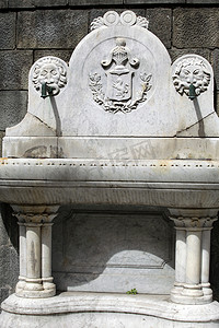 Castelnuovo di Garfagnana - 翁贝托广场喷泉