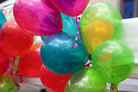 节日派对装饰摄影照片_五颜六色的节日气球装饰