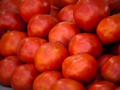 户外市场新鲜番茄