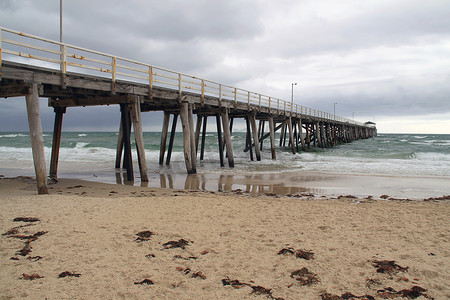 weather摄影照片_Grange Jetty in Bad Weather, 格兰奇海滩, 阿德莱德, 澳大利亚