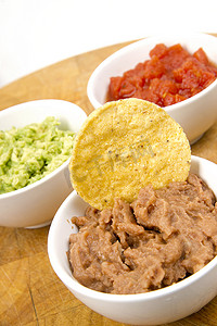 食物 Appetizers Chips Salsa Refried Beans Guacamole Wood Cutting