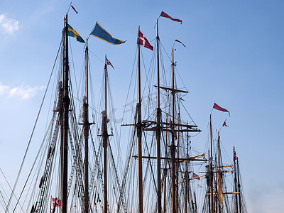 帆布帆船摄影照片_桅杆航海背景线