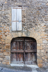 多尔多涅的旧门窗