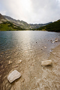 山湖