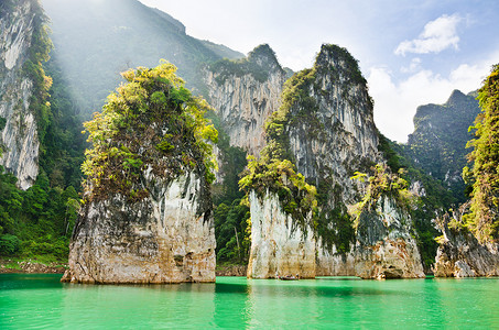 旅游岛和绿湖（泰国桂林）