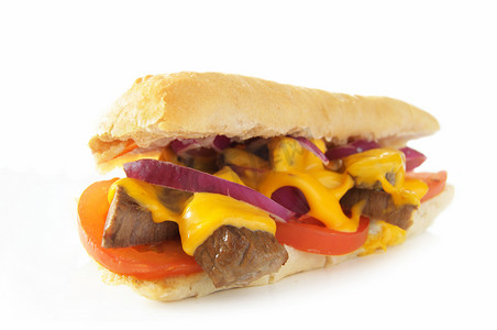 凉拌牛肉摄影照片_费城芝士三明治