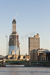 伦敦-10 月 25 日： 碎片建筑施工。 