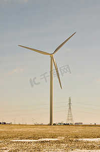 风科技摄影照片_风力发电机在背后创造动力
