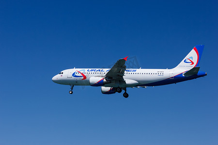 214摄影照片_乌拉尔航空航空公司空中客车 A320-214