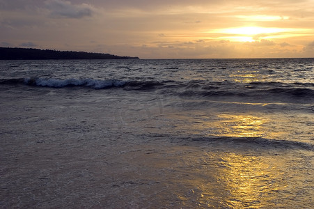 巴厘岛金巴兰海滩的日落