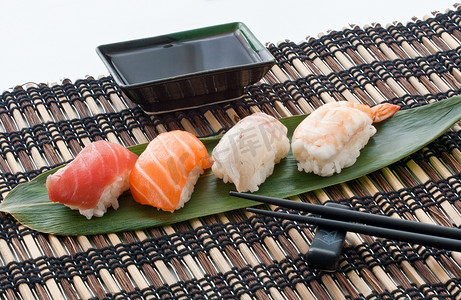 寿司食物摄影照片_寿司