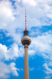 广播电视塔摄影照片_位于德国柏林亚历山大广场的电视塔