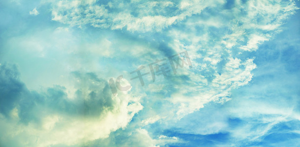 云翔底纹摄影照片_美丽云朵天空全景照片