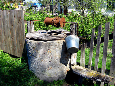 乌克兰村庄的自流井