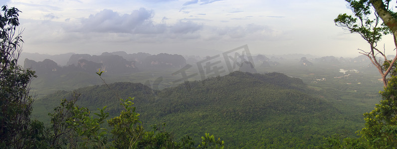 tab栏摄影照片_Tab Kak-Hang Nak Hill 全景图。