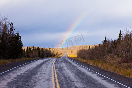 秋天气候摄影照片_North Klondike Highway Yukon 加拿大秋天彩虹