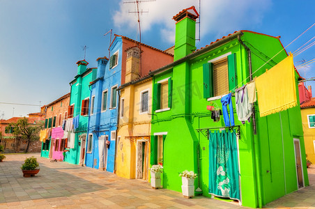 诺威摄影照片_布拉诺岛上色彩缤纷的房屋，靠近意大利威尼斯
