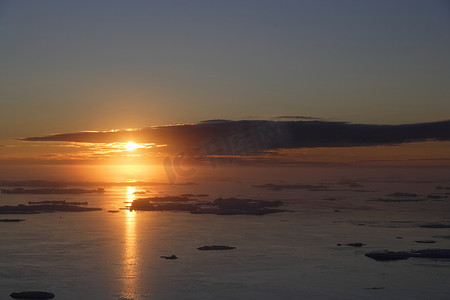努纳武特地区的日出（加拿大北极）