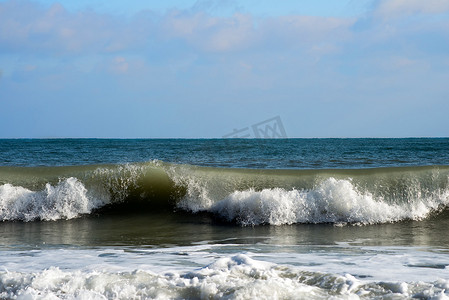 海上冲浪摄影照片_海上冲浪