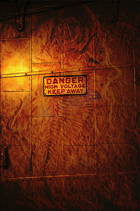 Grunge 电气室钢门与危险标志