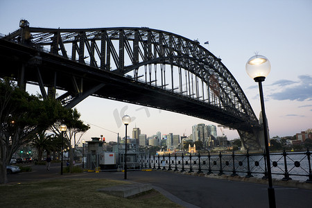 悉尼海港大桥的剪影
