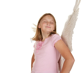自负的天使仙女女孩带翅膀