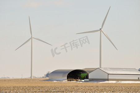 农场设备上的印第安纳风力涡轮机