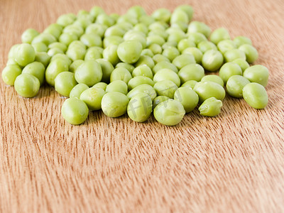 新鲜豌豆摄影照片_背景新鲜豌豆