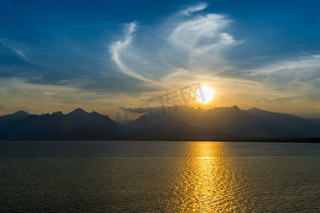 山海落日景致