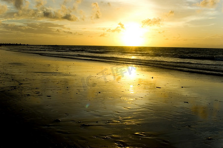 巴厘岛金巴兰海滩的日落