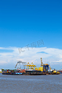 船舶和货运港口。