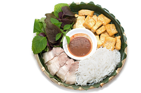豆腐摄影照片_越南传统盘子猪肉粉丝豆腐和蔬菜