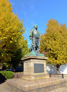 东京-11 月 22 日：日本东京上野公园西乡隆森雕像