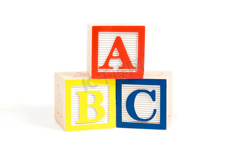abc公司摄影照片_垂直堆叠的 ABC 木块