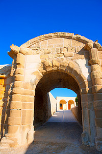 塔巴卡圣米歇尔地上堡门拱门