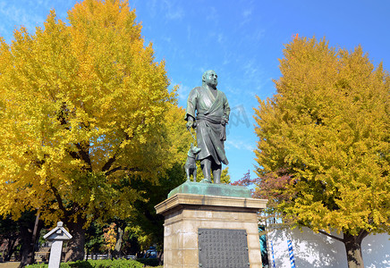 东京-11 月 22 日：日本东京上野公园西乡隆森雕像