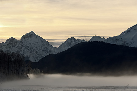 阿拉斯加的雪山