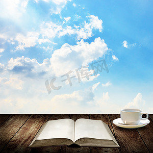 有好书的咖啡杯，放松概念